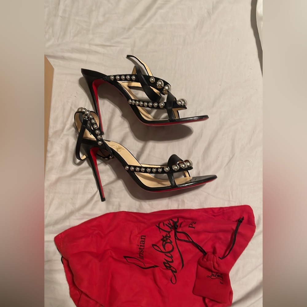 Super cute size 42, Christian Louboutin Galeria 100 Nappa, worn only twice😀